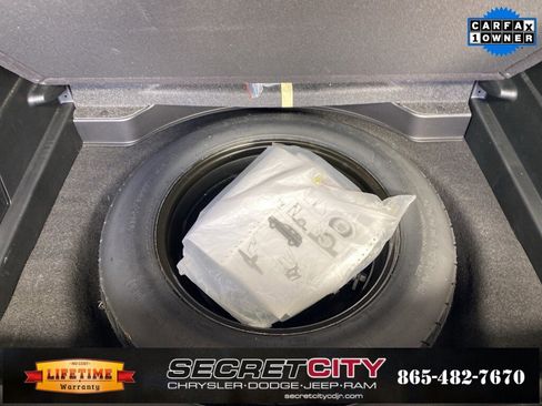 Used 2022 Jeep Cherokee Latitude Lux w/ Sun & Sound Group image 33