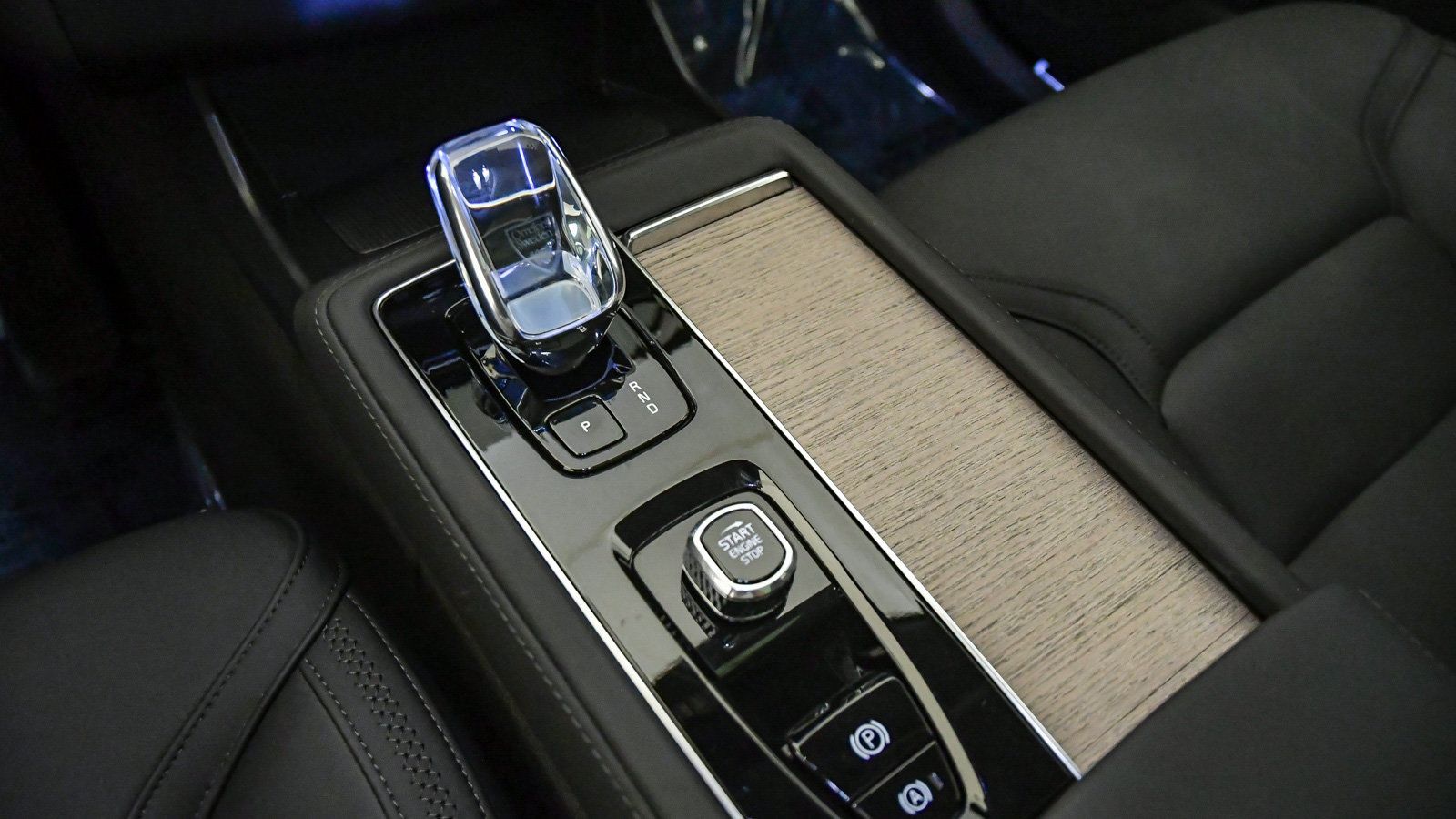 Certified 2026 Volvo XC90 B6 Plus AWD/4WD image 24