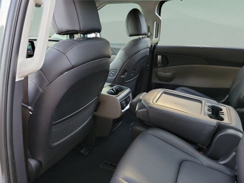 New 2027 Kia Carnival SX FWD image 5