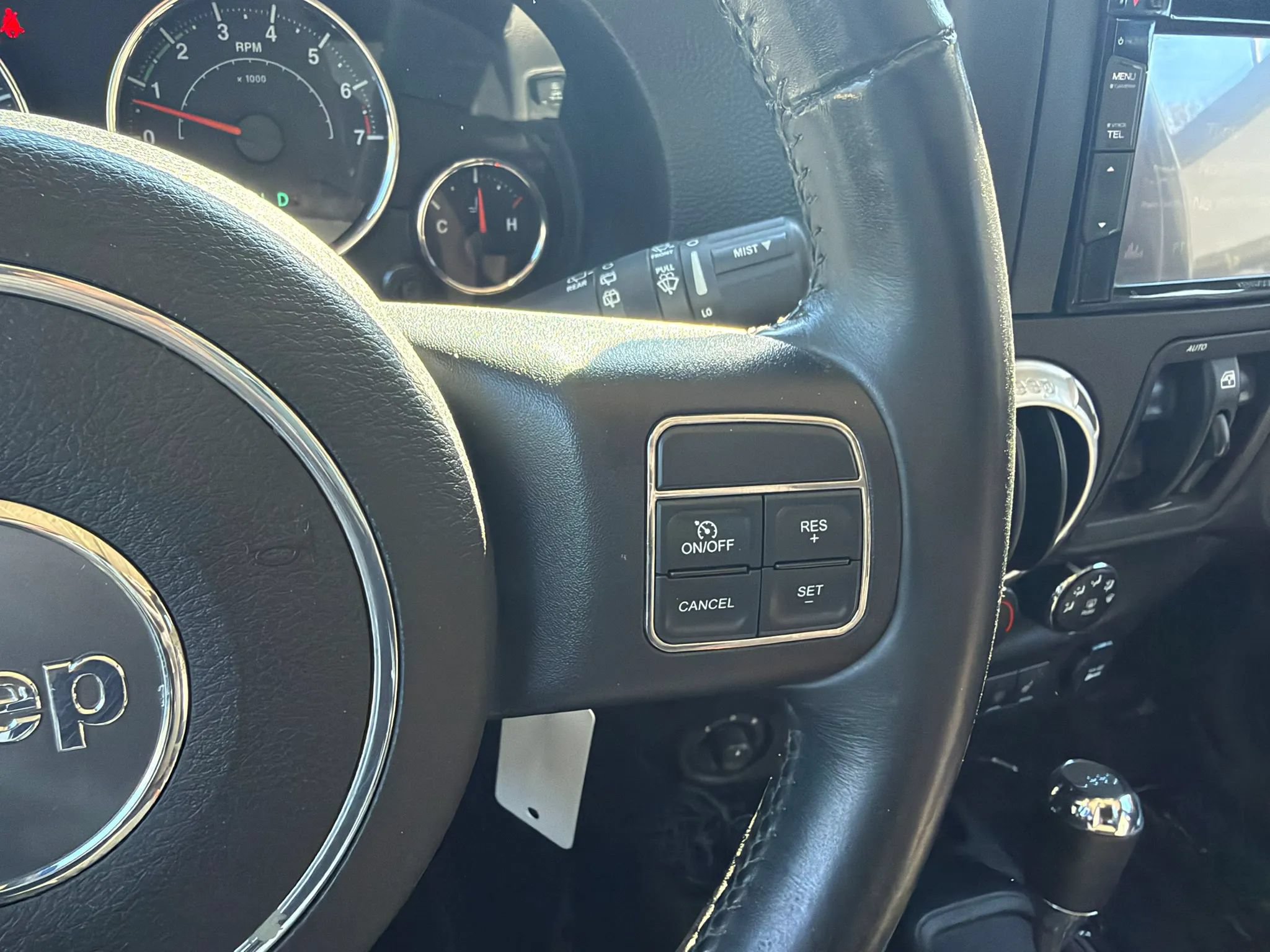 Used 2014 Jeep Wrangler Unlimited Sahara w/ Connectivity Group AWD/4WD image 20