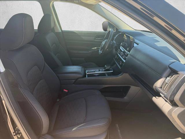 Used 2024 Nissan Pathfinder SV FWD image 23