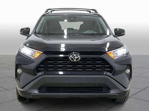 Used 2019 Toyota RAV4 XLE Premium image 4