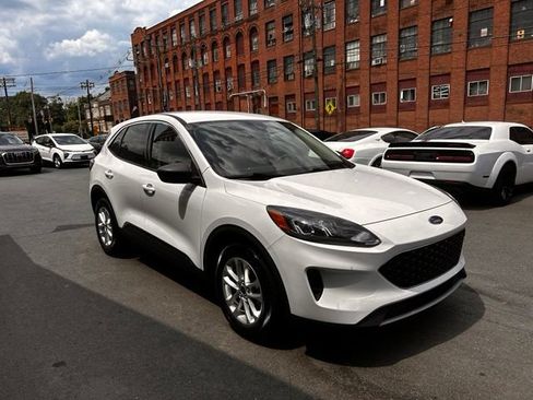 Used 2022 Ford Escape SE FWD image 3