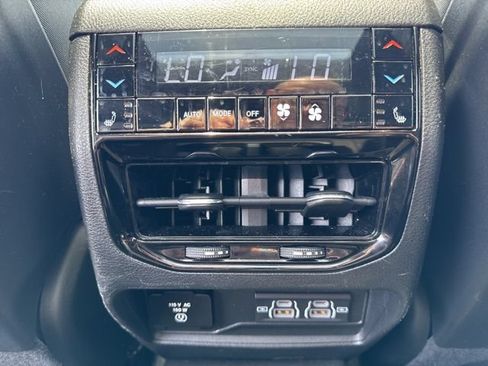 Used 2021 Jeep Grand Cherokee L Overland w/ Luxury Tech Group IV AWD/4WD image 29
