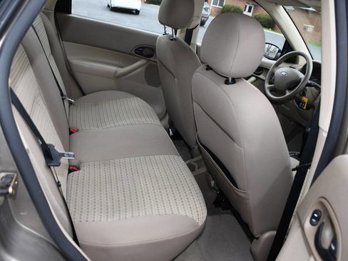 Used 2005 Ford Focus SES image 19