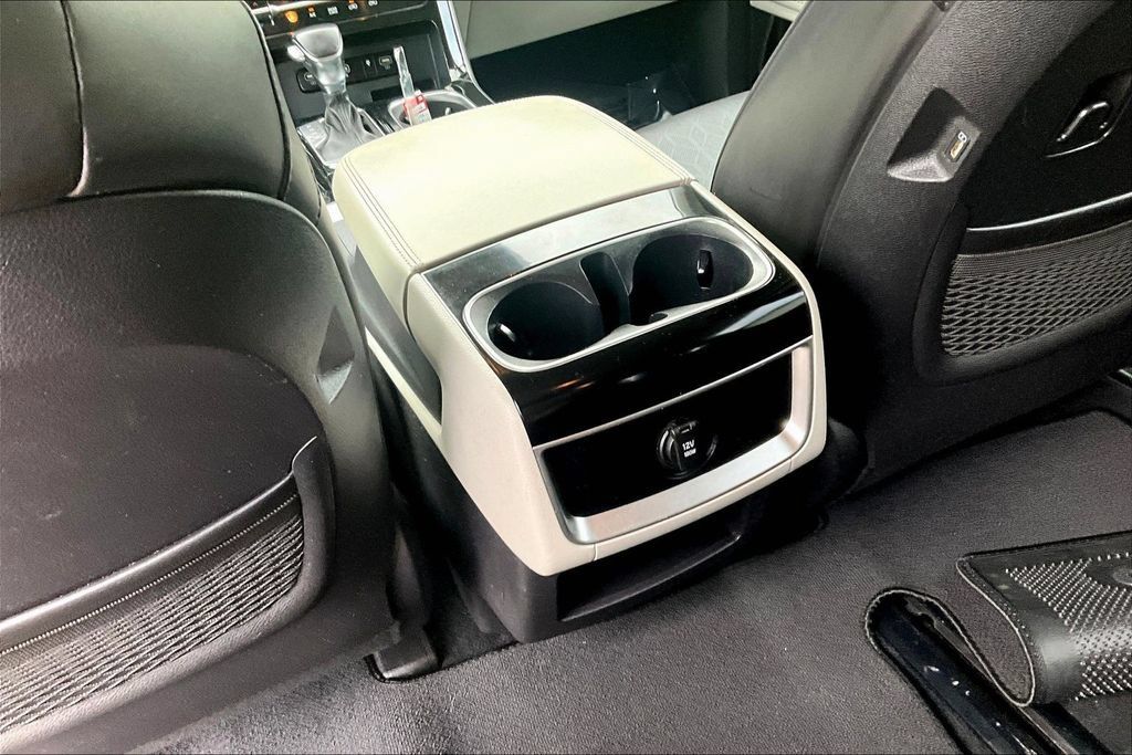 Used 2022 Kia Carnival EX FWD image 10