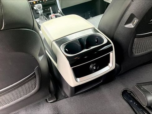 Used 2022 Kia Carnival EX FWD image 10