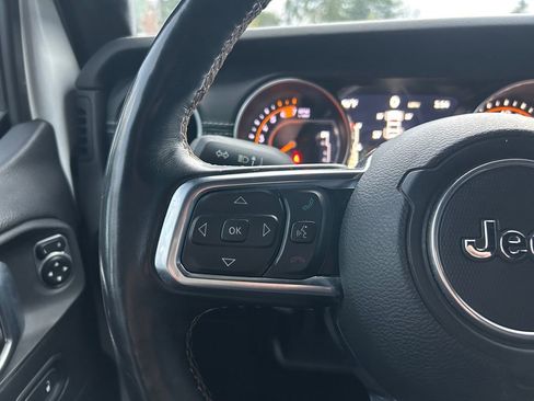 Used 2020 Jeep Wrangler Unlimited Sahara image 18