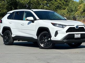 Used 2022 Toyota RAV4 LE video 2