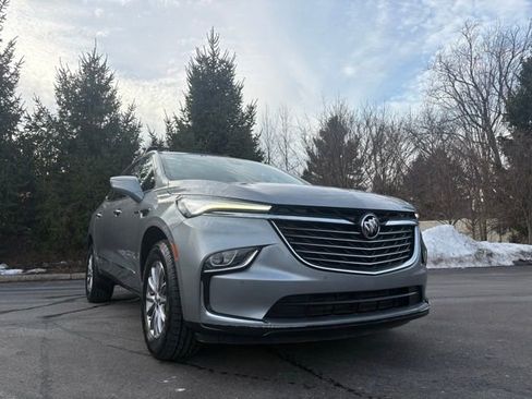 Certified 2023 Buick Enclave Essence image 10