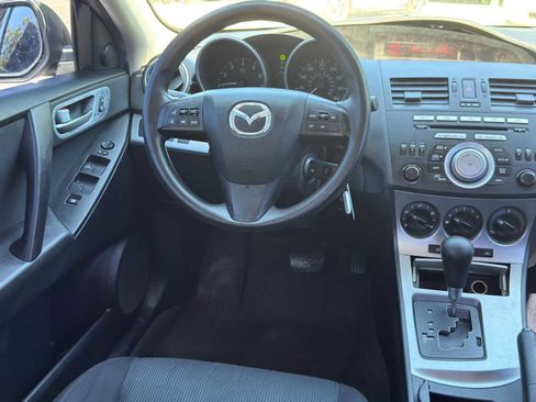 Used 2011 MAZDA MAZDA3 i Touring FWD image 19