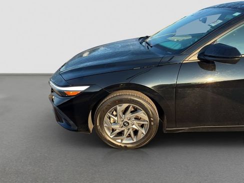 Used 2024 Hyundai Elantra SEL FWD image 10