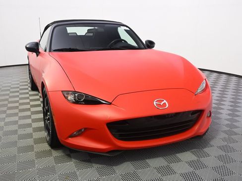 Used 2016 MAZDA MX-5 Miata Sport RWD image 9