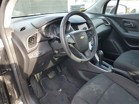Certified 2020 Chevrolet Trax LS image 10
