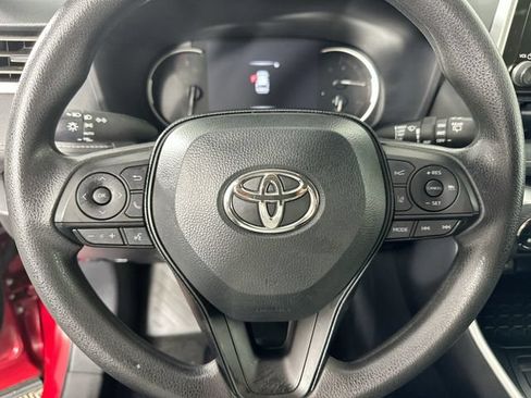 Used 2025 Toyota RAV4 XLE AWD/4WD image 18