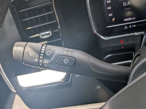 Used 2025 Chevrolet Silverado 2500 LT w/ Convenience Package image 28