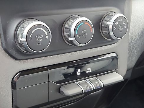 Used 2020 RAM 1500 Big Horn image 16