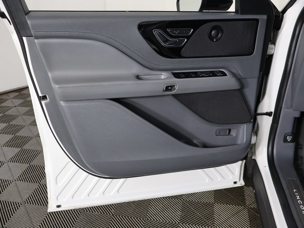 Used 2021 Lincoln Aviator Reserve RWD image 26