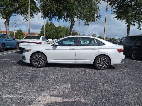 Used 2023 Volkswagen Jetta SEL FWD image 3