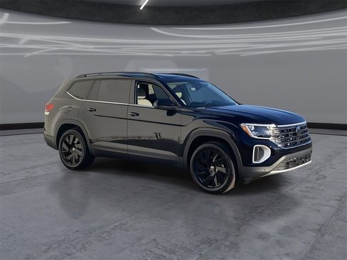 New 2026 Volkswagen Atlas SE image 2