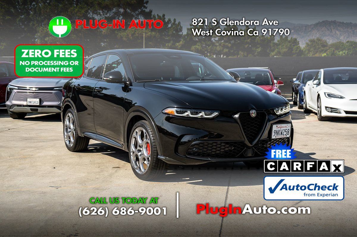 Used 2024 Alfa Romeo Tonale Veloce w/ Premium Interior Package AWD/4WD image 3