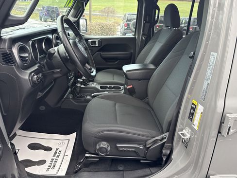 Used 2021 Jeep Gladiator Sport image 12