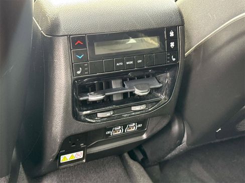 Used 2021 Jeep Grand Cherokee L Limited image 12