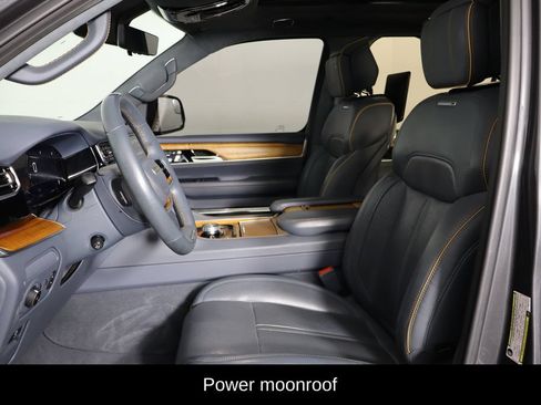 Used 2022 Jeep Grand Wagoneer Series II w/ Premium Group II AWD/4WD image 14