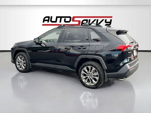 Used 2023 Toyota RAV4 XLE Premium AWD/4WD image 5