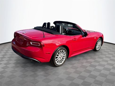 Used 2017 FIAT 124 Spider Classica image 6