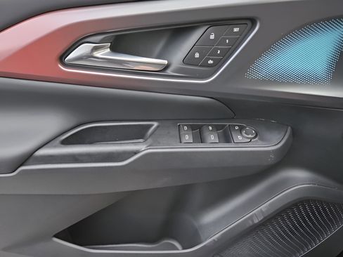 New 2025 Chevrolet Equinox EV RS w/ Convenience Package II image 18