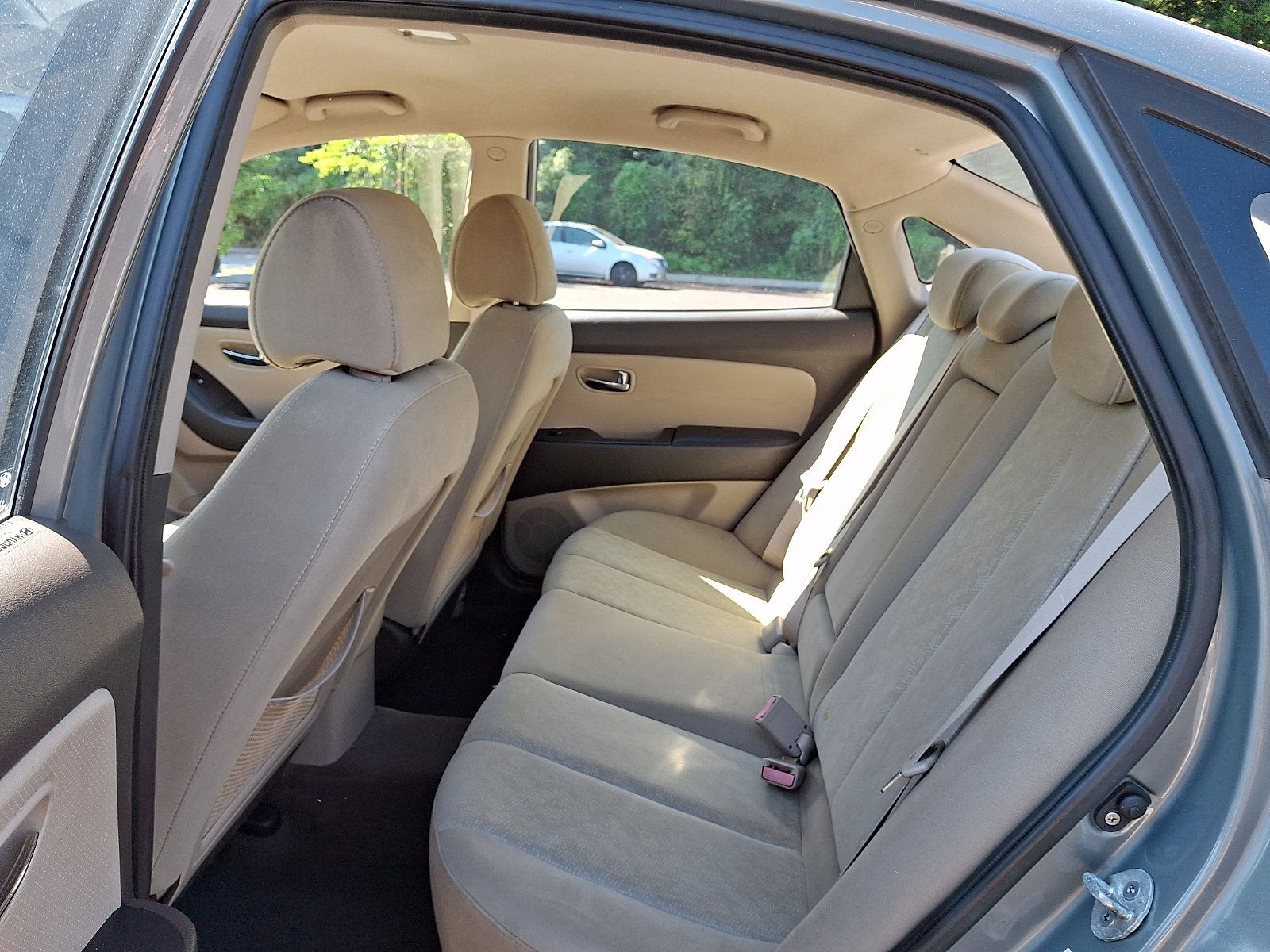 Used 2010 Hyundai Elantra GLS FWD image 12