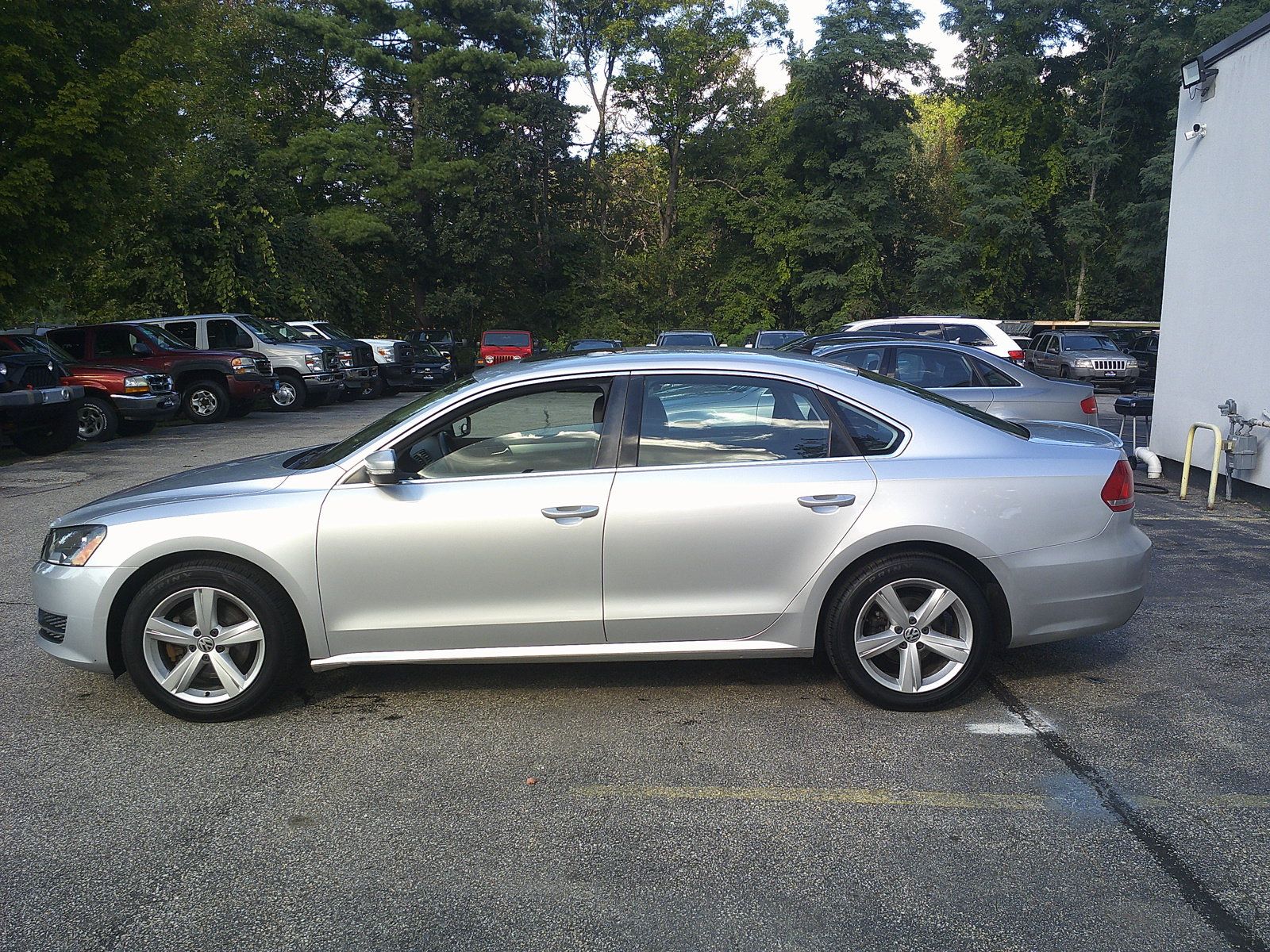 Used 2013 Volkswagen Passat TDI SE FWD image 10