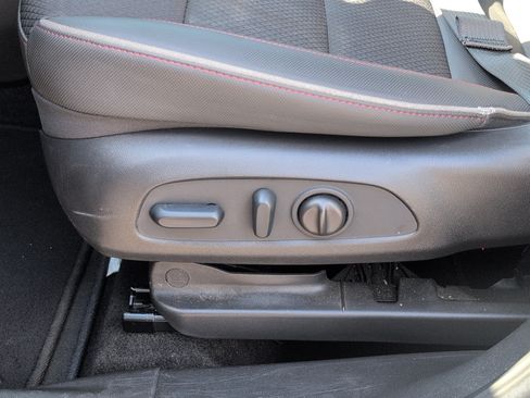 Used 2023 Chevrolet TrailBlazer RS w/ Convenience Package FWD image 14