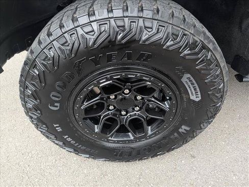 Used 2024 Chevrolet Colorado ZR2 w/ ZR2 Bison Edition AWD/4WD image 9