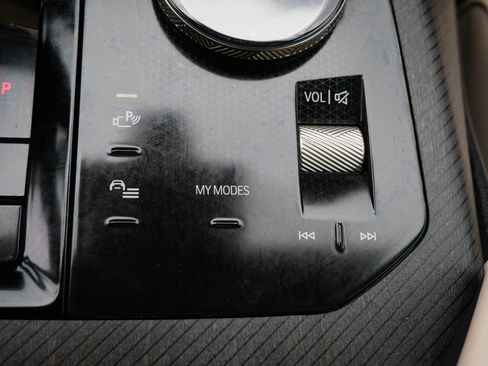 Used 2025 BMW X3 xDrive30i w/ Premium Package image 29