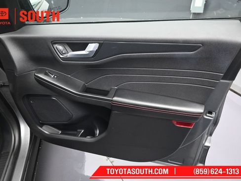 Used 2025 Ford Escape ST-Line AWD/4WD image 32