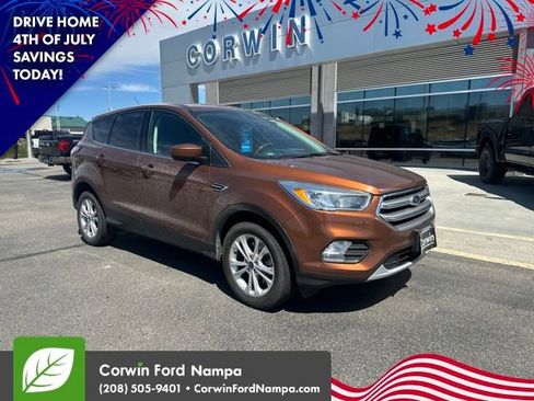 Used 2017 Ford Escape SE AWD/4WD image 1