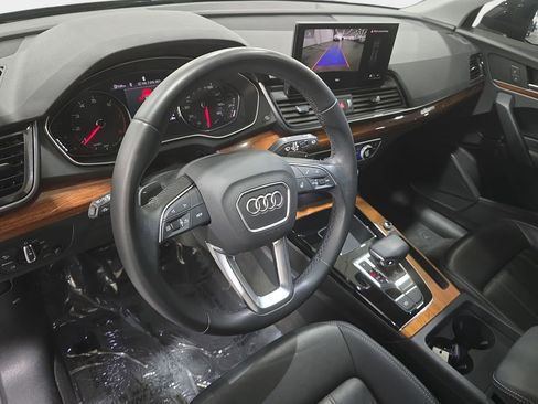 Used 2023 Audi Q5 2.0T Premium w/ Convenience Package image 16