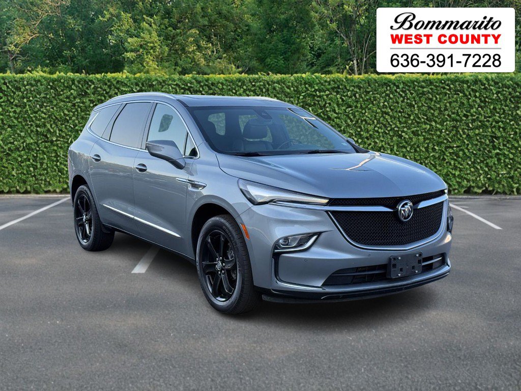 Used 2023 Buick Enclave Essence w/ Experience Buick Package FWD image 1