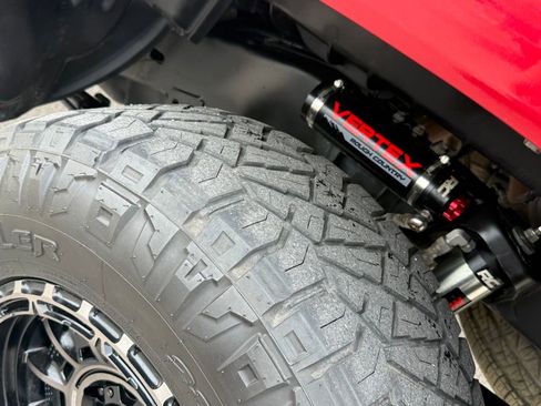 Used 2017 Toyota Tacoma TRD Sport AWD/4WD image 42