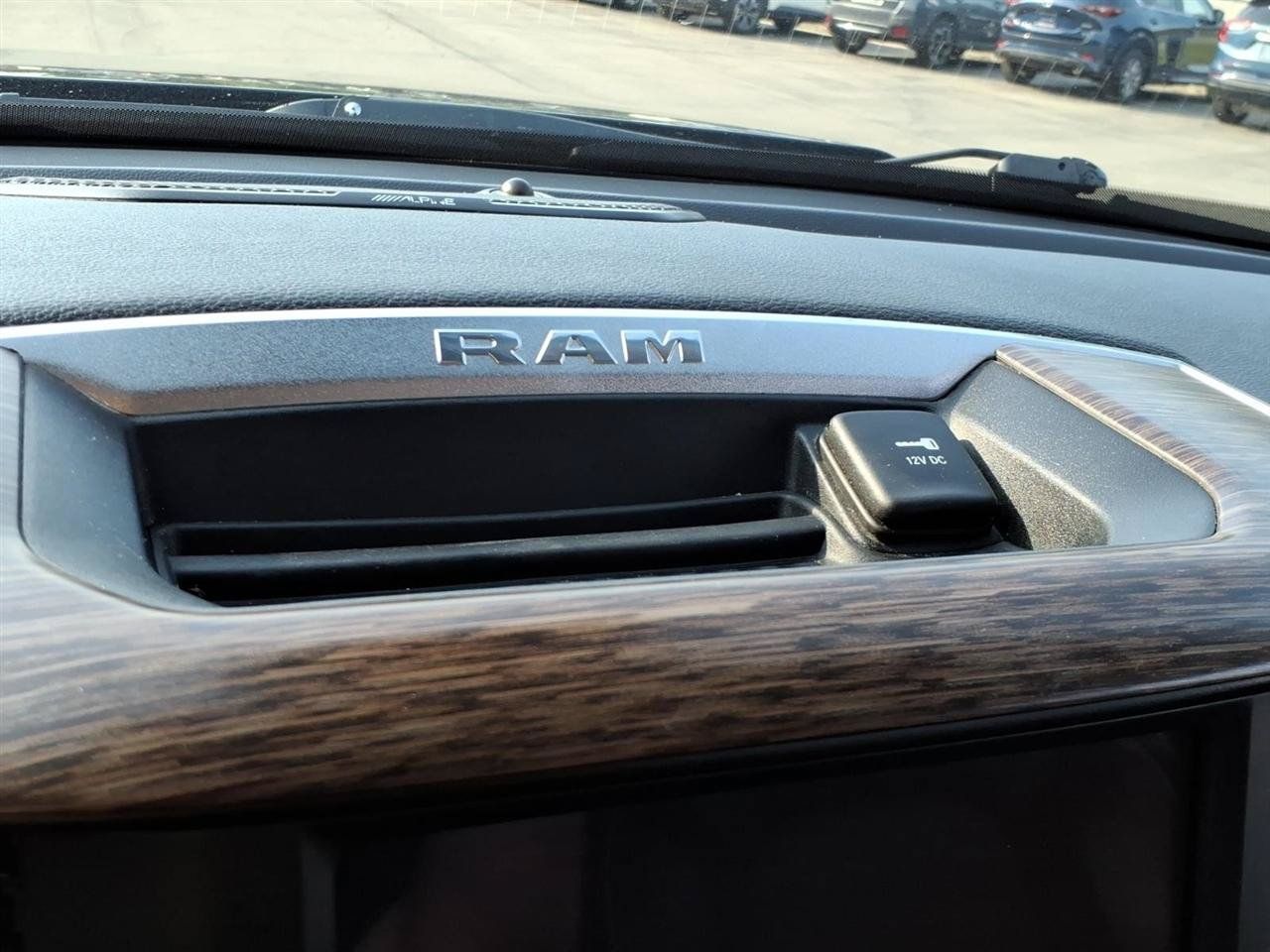Used 2019 RAM 1500 Laramie AWD/4WD image 14