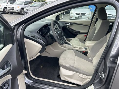 Used 2013 Ford Focus SE FWD image 8