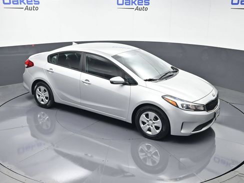 Used 2017 Kia Forte LX FWD image 41