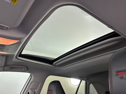 New 2026 Kia Carnival EX FWD image 24