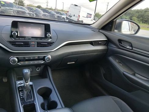 Certified 2024 Nissan Altima 2.5 S FWD image 11