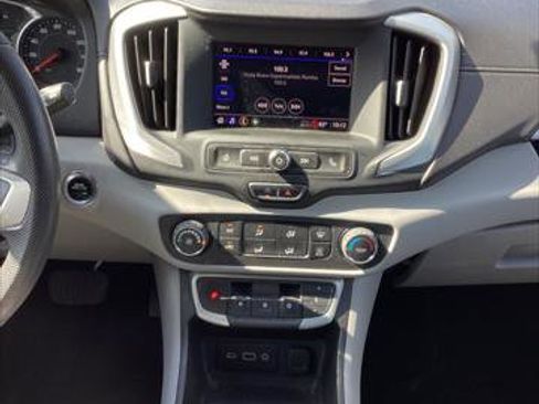 Used 2022 GMC Terrain SLE FWD image 35
