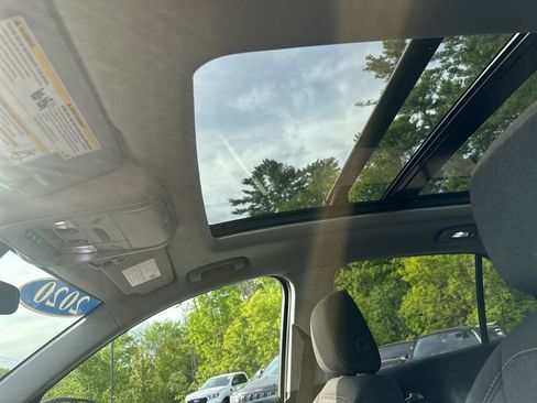 Used 2020 Chevrolet Equinox LT AWD/4WD image 16