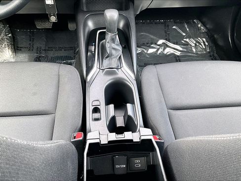 Used 2025 Toyota Corolla LE FWD image 30