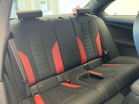 Used 2025 BMW M2 w/ Lighting Package image 8